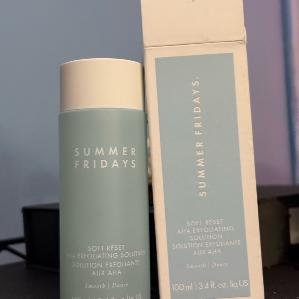 Summer Fridays Soft Reset AHA Exfoliating Solution in Blue and White